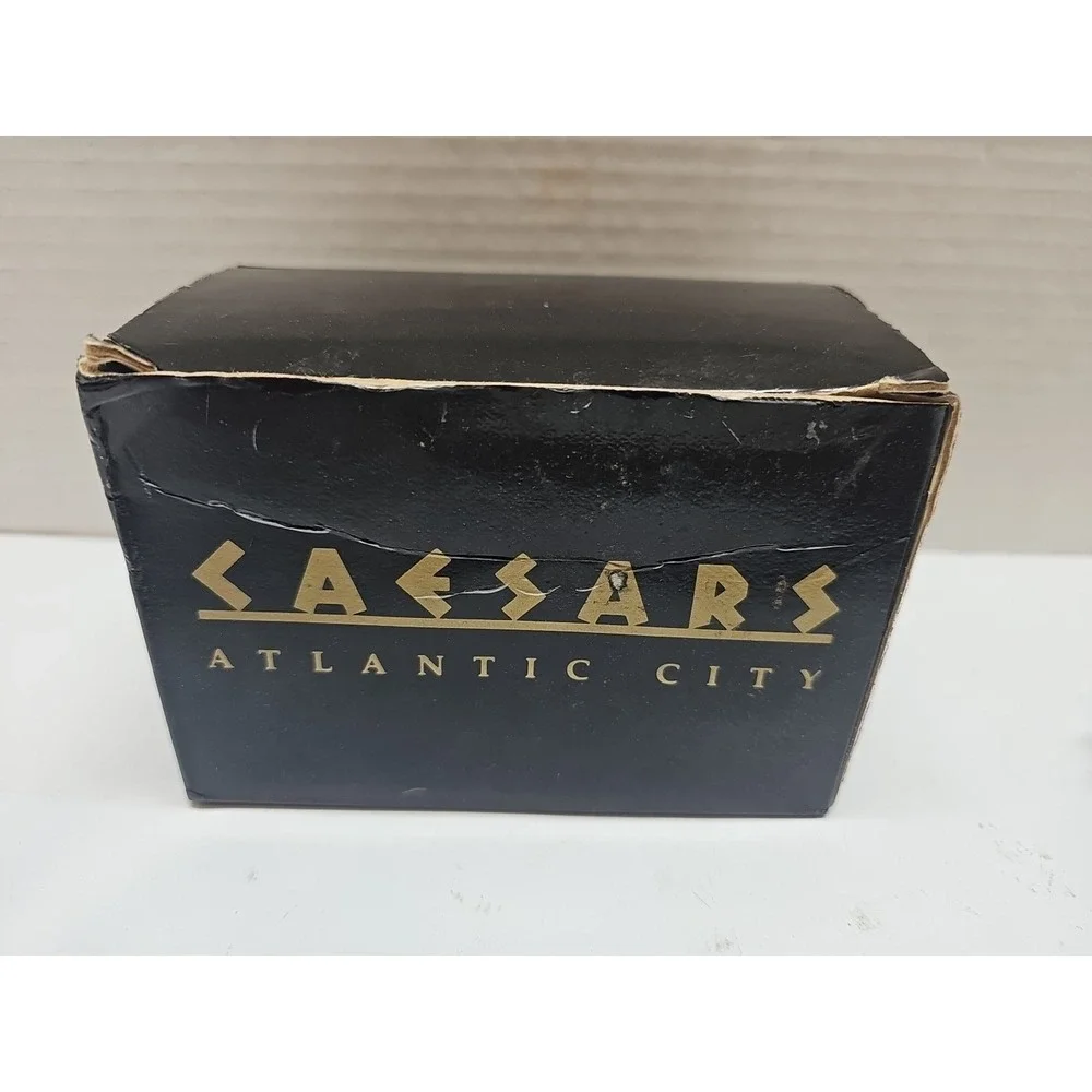 VINTAGE CAESARS ATLANTIC CITY SOUVENIR 35MM FILM CAMERA  GOLD CASE